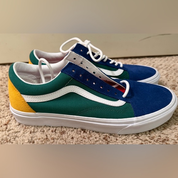 NWOB Vans Yacht Club Suede and Canvas Old School Sneakers, M9/W10.5 - Picture 4 of 8